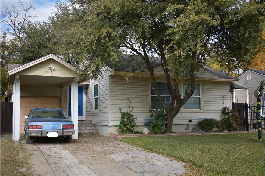 Charming & Affordable Fort Worth Home—Perfect for First-Time Buyers
Welcoming home in a convenient Fort Worth location.
Bright living spaces with natural light throughout.
Comfortable bedrooms and an easy-to-maintain layout.
Large yard ideal for pets, gardening, or entertaining.
Close to shopping, dining, and everyday conveniences.