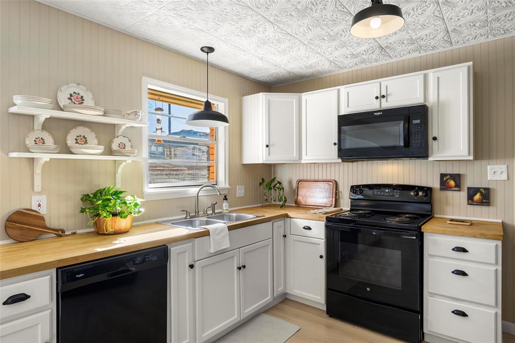 Corinth Shores Estate - Residential