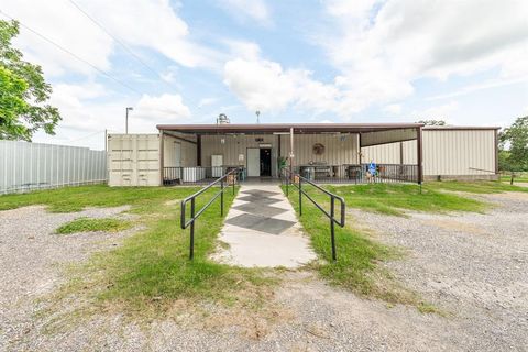901 E Navarro Avenue De Leon TX 76444