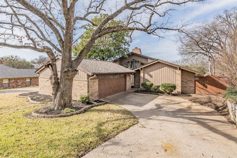 2102 Stonehill Court Arlington TX 76012