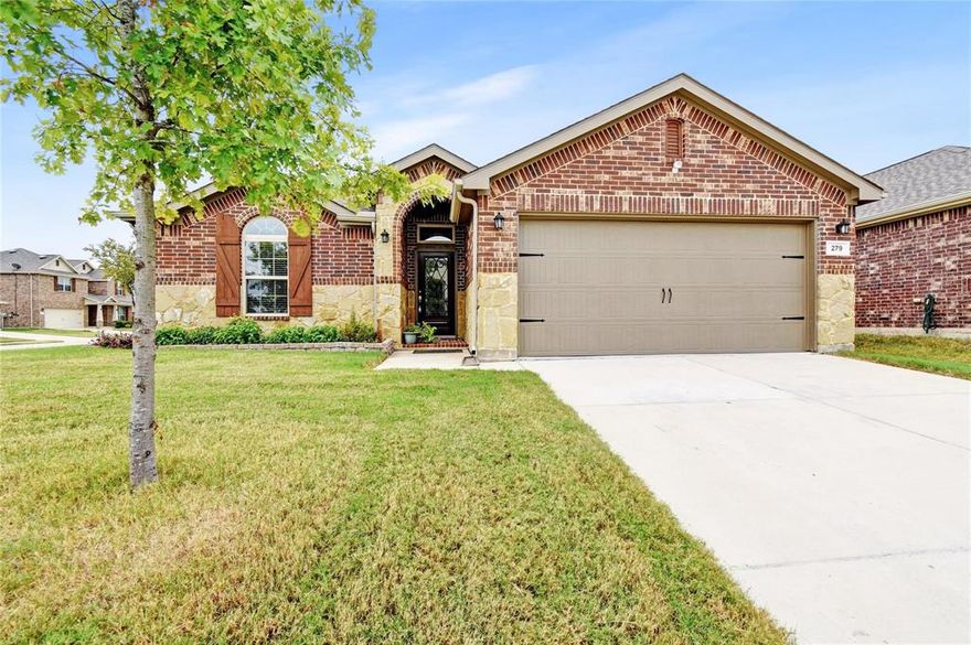 Come and see this nicely maintained 3 BR, 2 Bath, 2 car garage home, with all new fresh paint,  laminate flooring and carpet in BR's. This home features an open floor plan, SS appliances, plenty of natural light and all new flooring! Spacious rooms and plenty of closet space! We are roommate and pet friendly. Rent includes yard work and HOA dues.  Residents will have full use of community facilities! Close to schools, shopping and I-30!