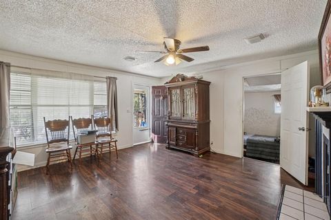 Tiny photo for 3737 Willing Avenue, Fort Worth, TX 76110 (MLS # 21195652)