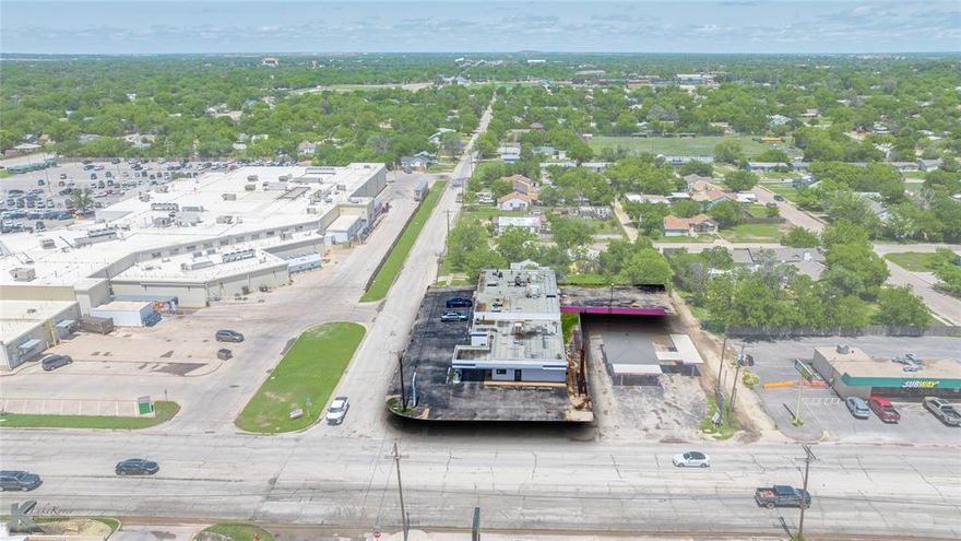 Turn-key dry cleaning and laundry business located on high-traffic S. 14th Street in Abilene. This long-standing business offers consistent annual net income of $100,000+ with gross revenues averaging around $300,000. The 5,280 sq. ft. building sits on 13,510 sq. ft. of land and includes extra parking in the rear. All major equipment is included in the sale, and the business has a loyal customer base with decades of operation.

Excellent visibility with approximately 15,000 vehicles per day on S. 14th and over 20,000 at the nearby Barrow intersection. Zoned RS6 and situated in a busy area of retail, restaurants, and services, this property is ideal for both owner-operators and investors. Strong cash flow, stable operations, and room to grow make this a rare opportunity in a thriving commercial corridor.