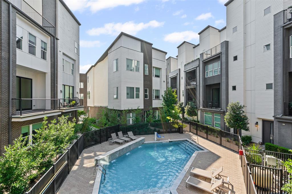 Trinity Twnhms #2 Add - Residential