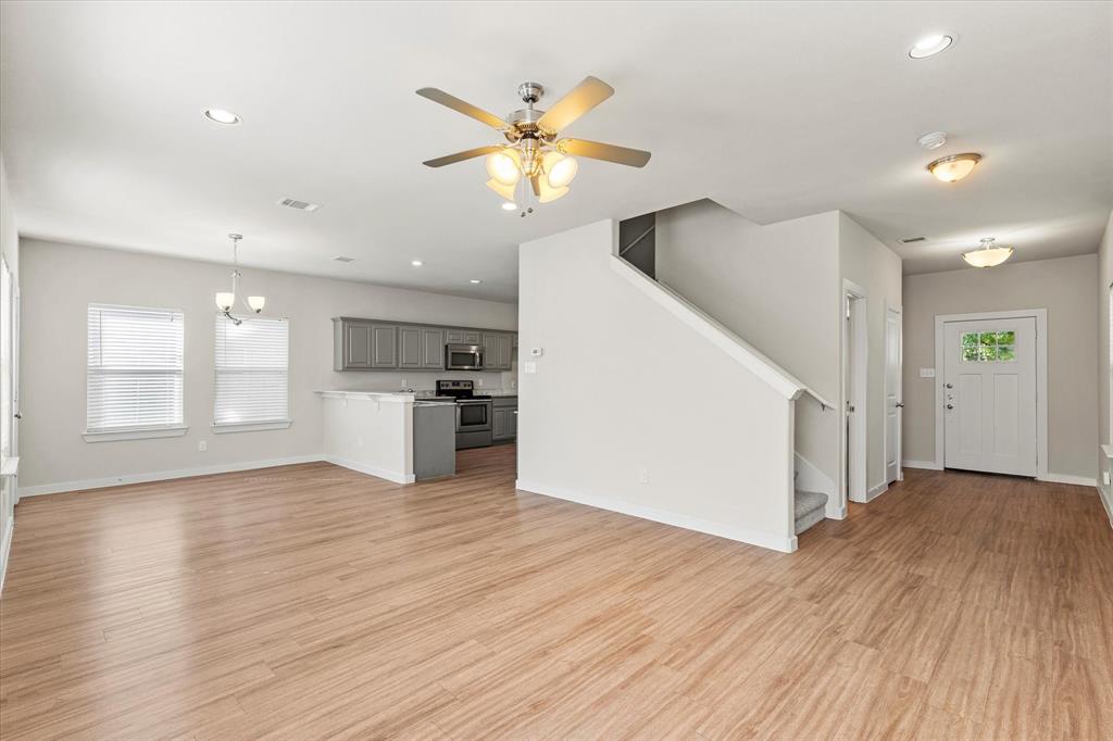 Parkway Village 02 - Residential