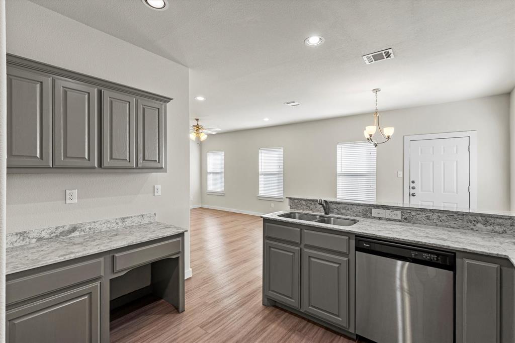 Parkway Village 02 - Residential