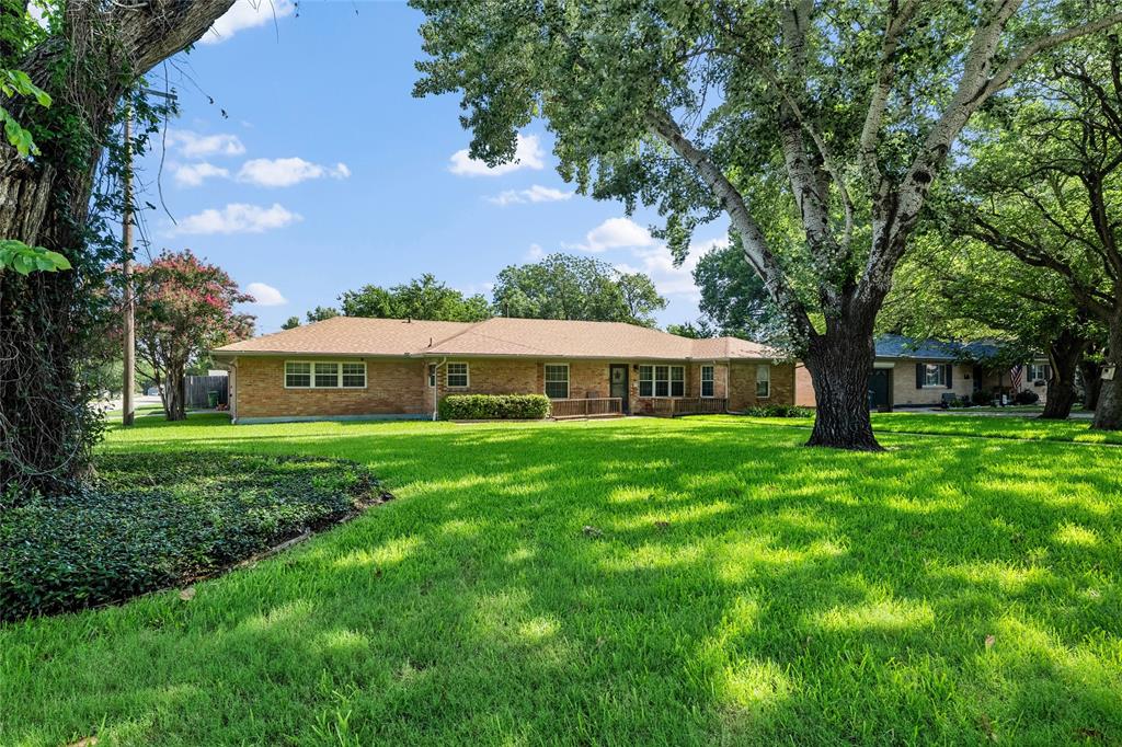 807 E Worth Street