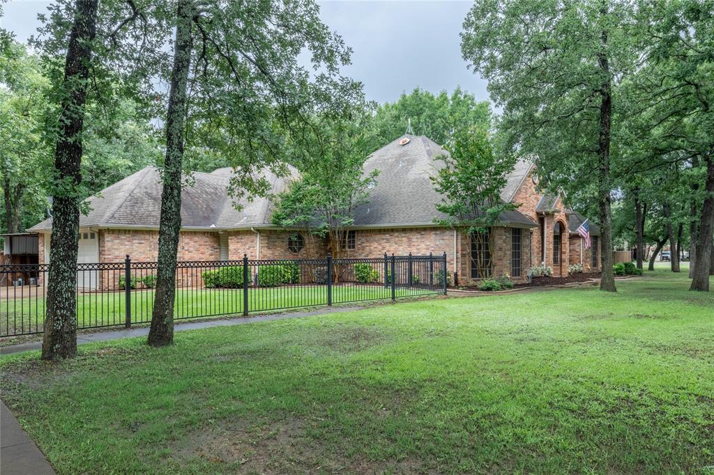 320 Rustic Oaks