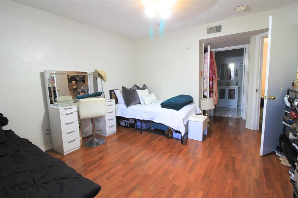 Cambridge Condo Ph 01 03 - Residential