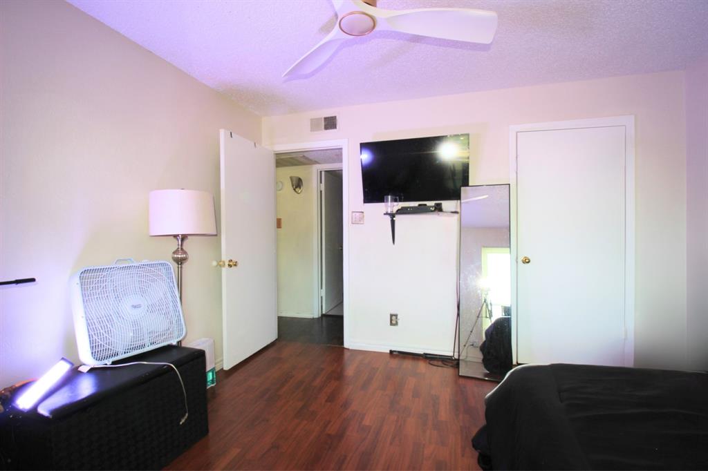 Cambridge Condo Ph 01 03 - Residential