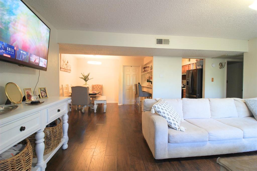 Cambridge Condo Ph 01 03 - Residential