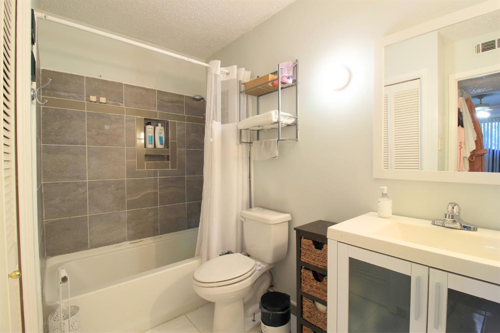 Cambridge Condo Ph 01 03 - Residential