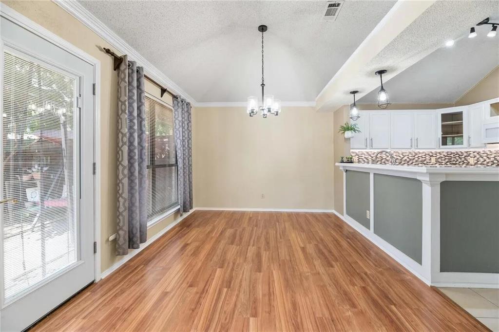 3848 Dalston Lane