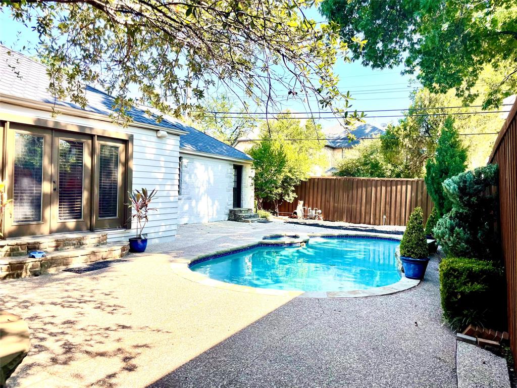 Caruth Hills 01 - Residential