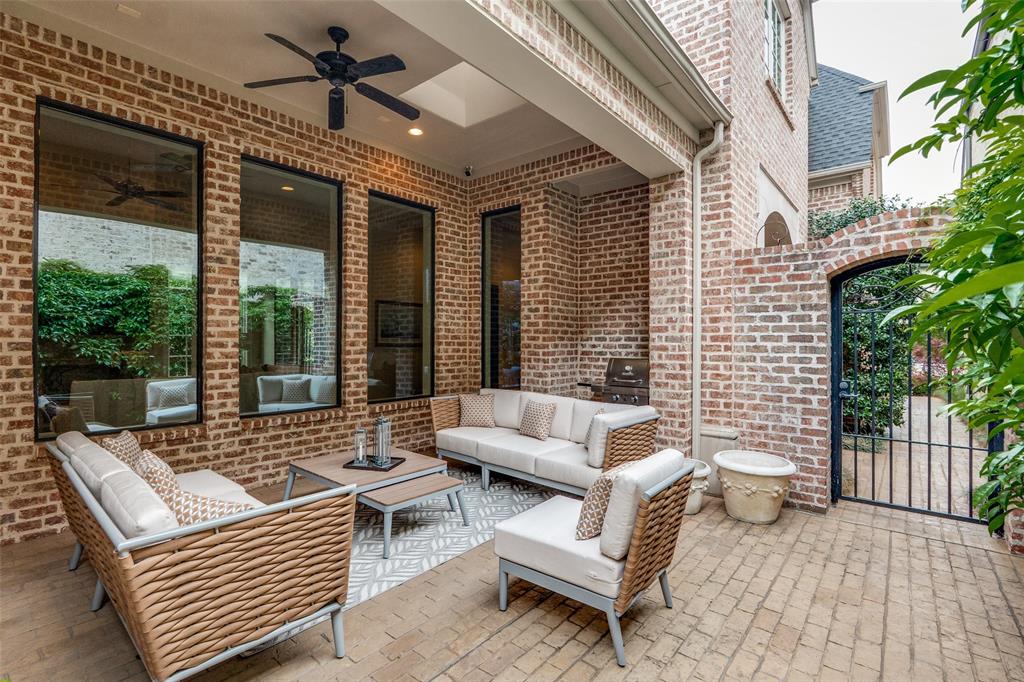 Lawn at Glen Abbey - Residential