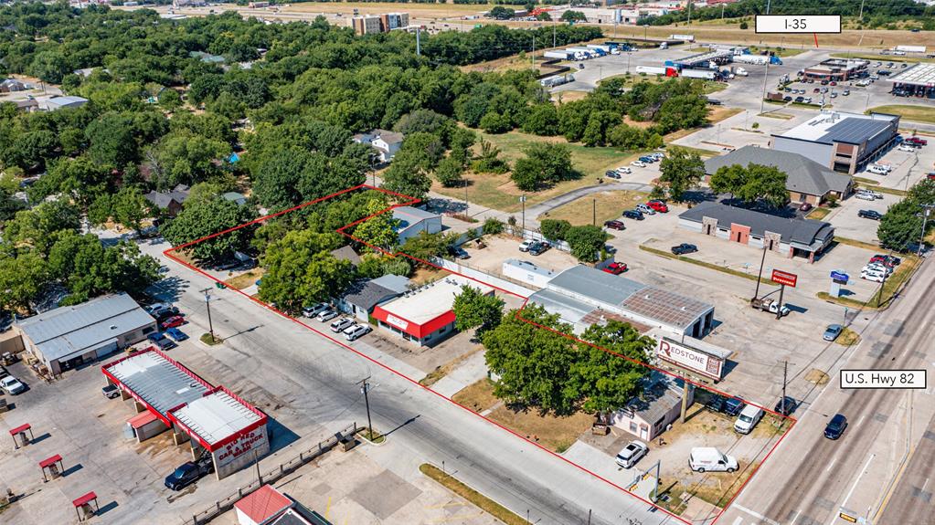 700 W Highway 82