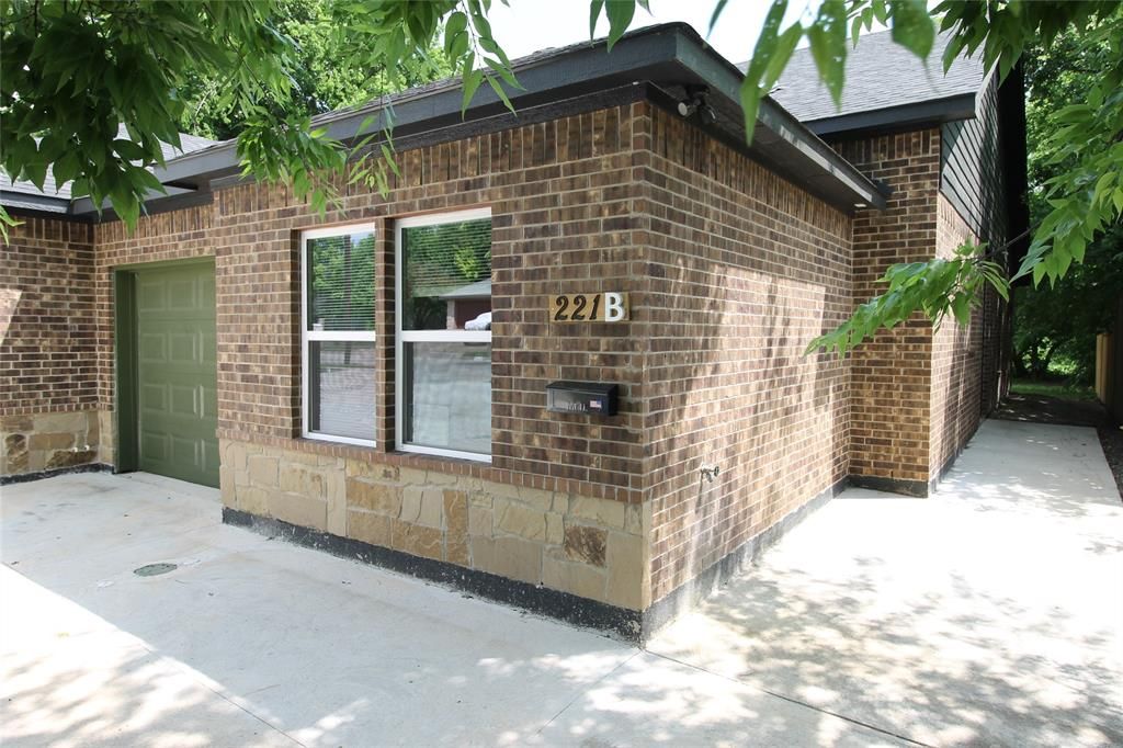 Photo of 221 San Angelo Avenue #B, Benbrook, TX 76126 (MLS # 21247504)