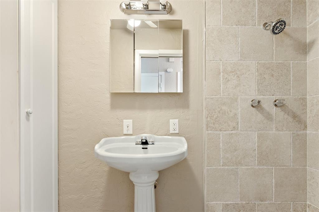 Richardson Heights 01 - Residential Lease