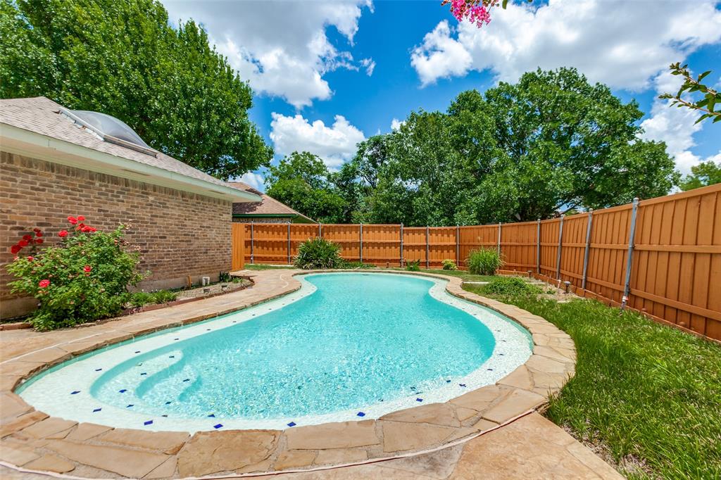 1125 W Lookout Drive