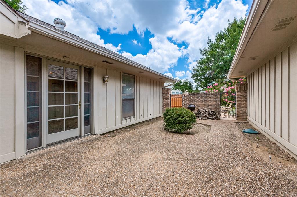 1125 W Lookout Drive