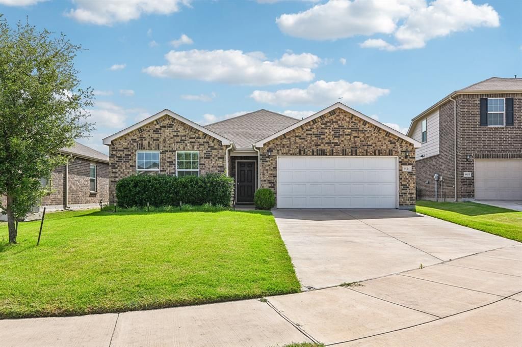 Photo of 9121 Lookout Point, Fort Worth, TX 76179 (MLS # 21320598)