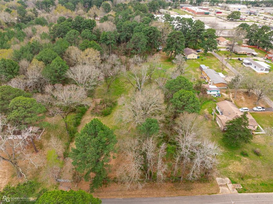 2.4985 Acres of Residential land in Shreveport. Utilities are available. Buyer, please check city ordinances for types of homes allowed on the property.