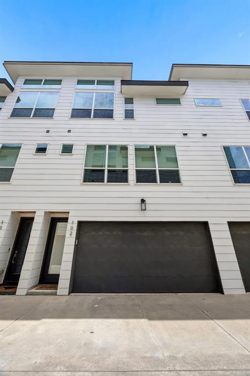 5811 Lindell Avenue 102