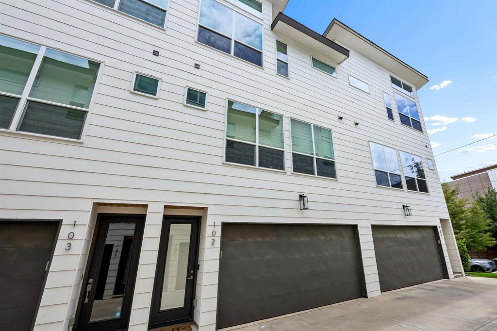 5811 Lindell Avenue 102