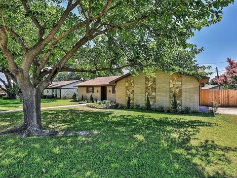 A home in Benbrook