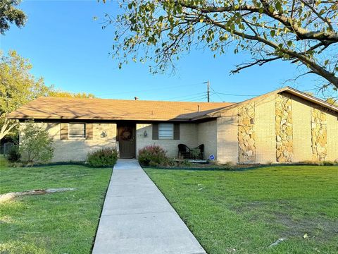 A home in Benbrook