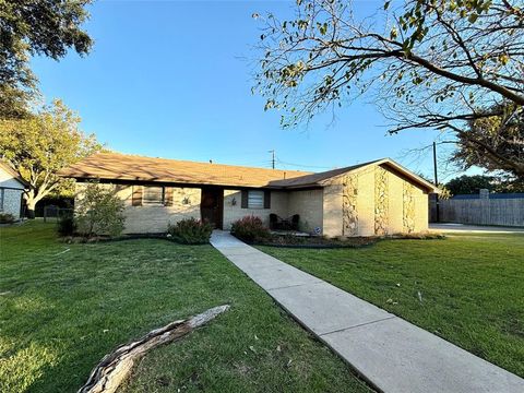 A home in Benbrook