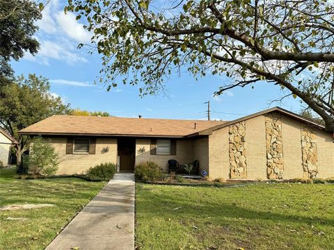 A home in Benbrook