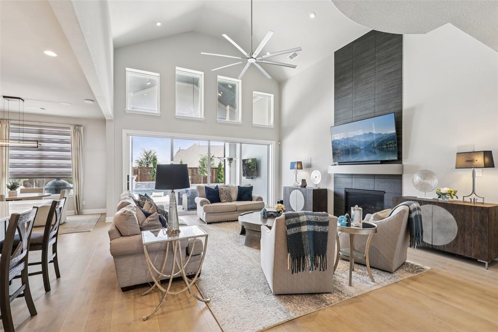 Star Trail Ph Five - Residential