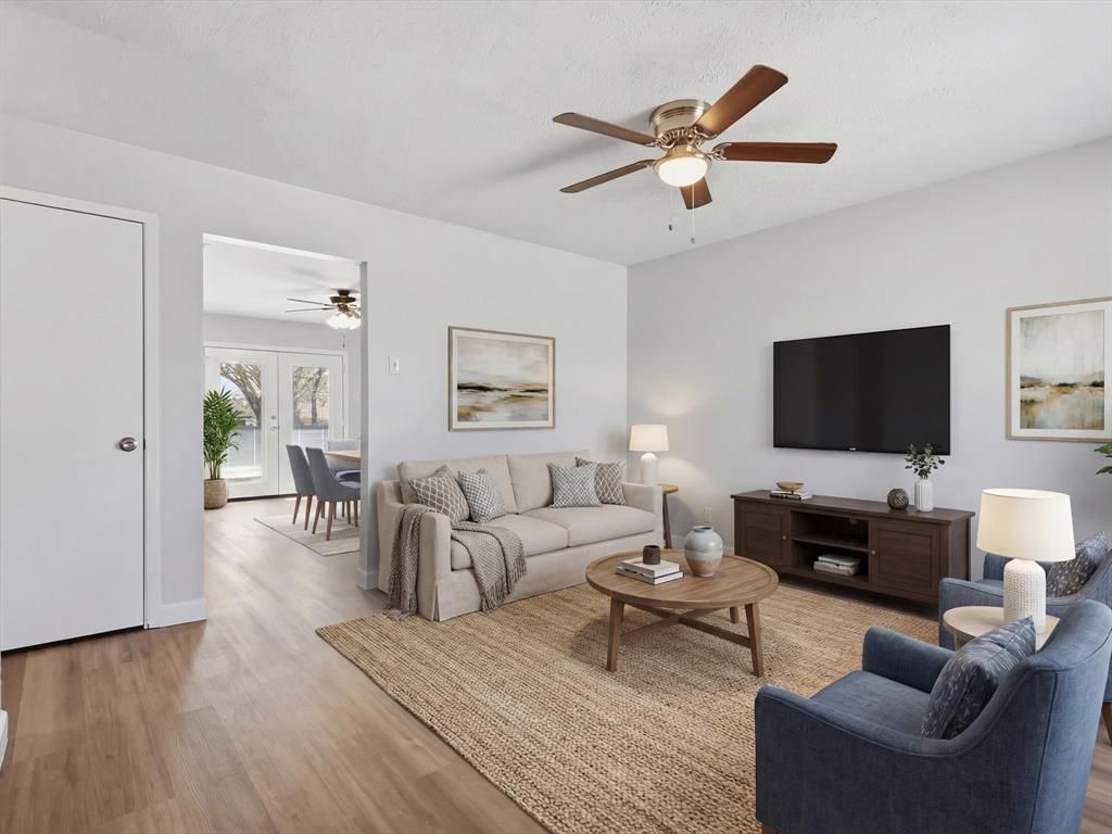 Photo of 2816 Winslow Street, Irving, TX 75062 (MLS # 21215098)