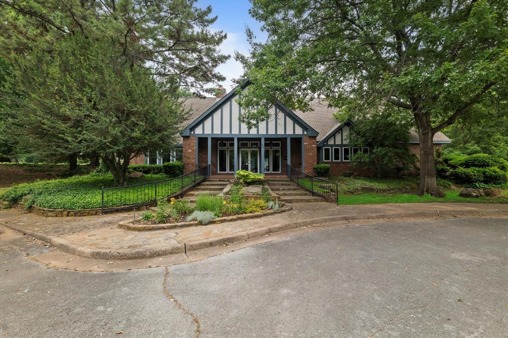 Arlington Downs Twnhs - Residential