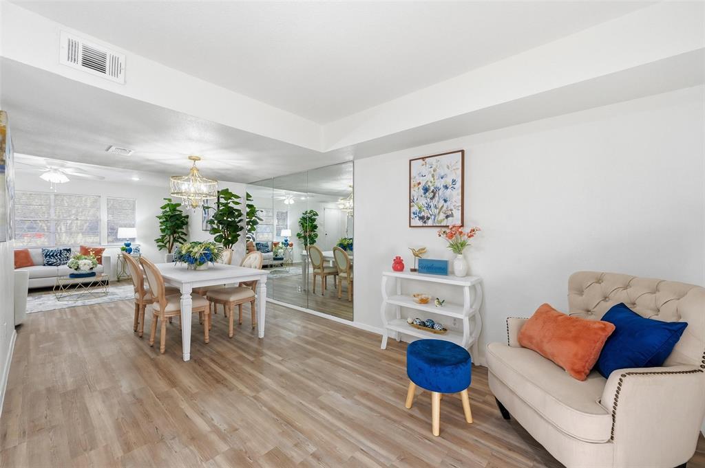 Arlington Downs Twnhs - Residential