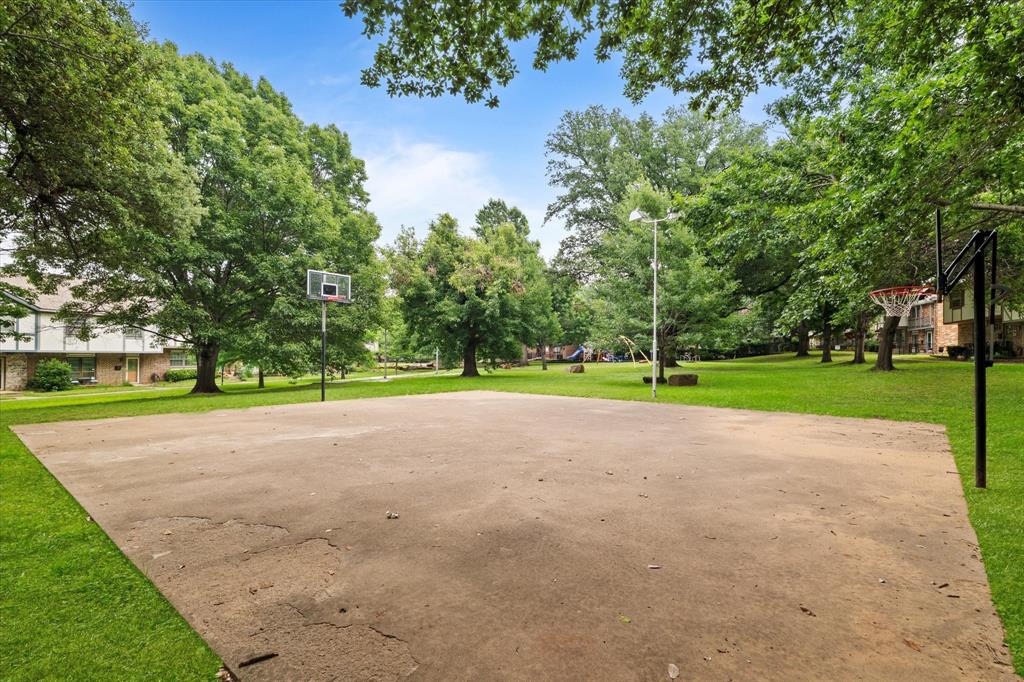 Arlington Downs Twnhs - Residential