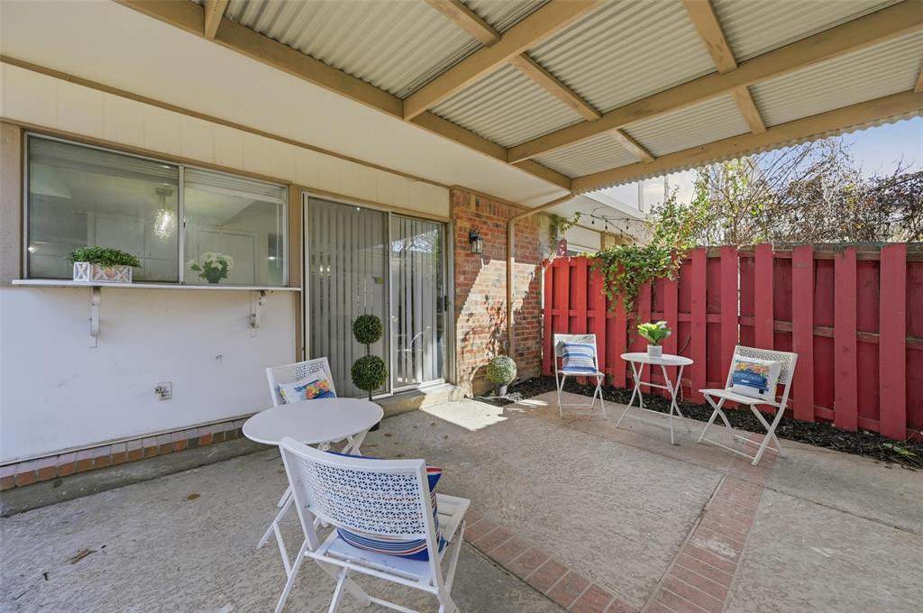 Arlington Downs Twnhs - Residential