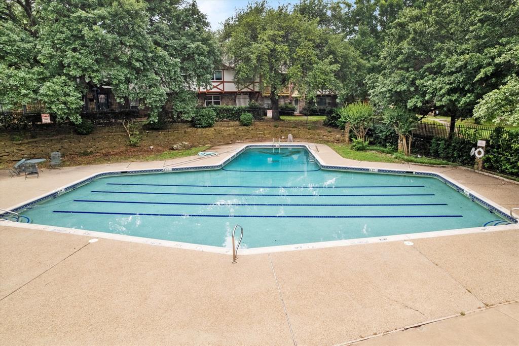 Arlington Downs Twnhs - Residential