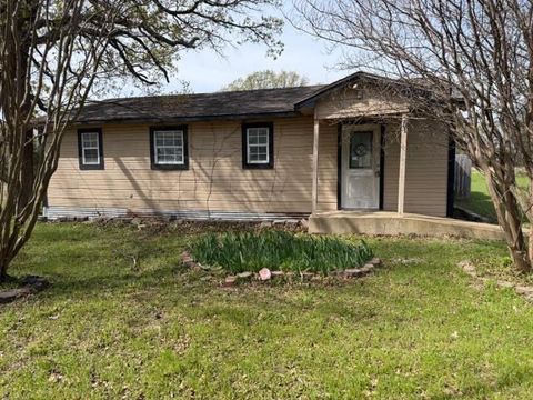 Photo of 201 Dover Drive, West Tawakoni, TX 75474 (MLS # 21212132)