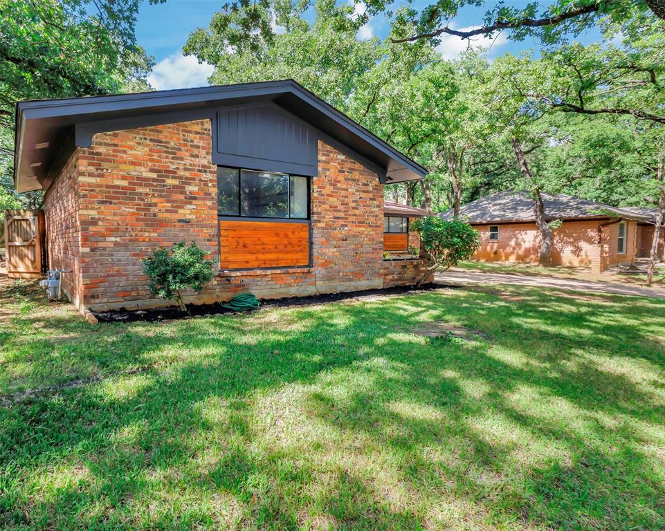 612 Circleview Drive S