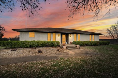 A home in Farmersville