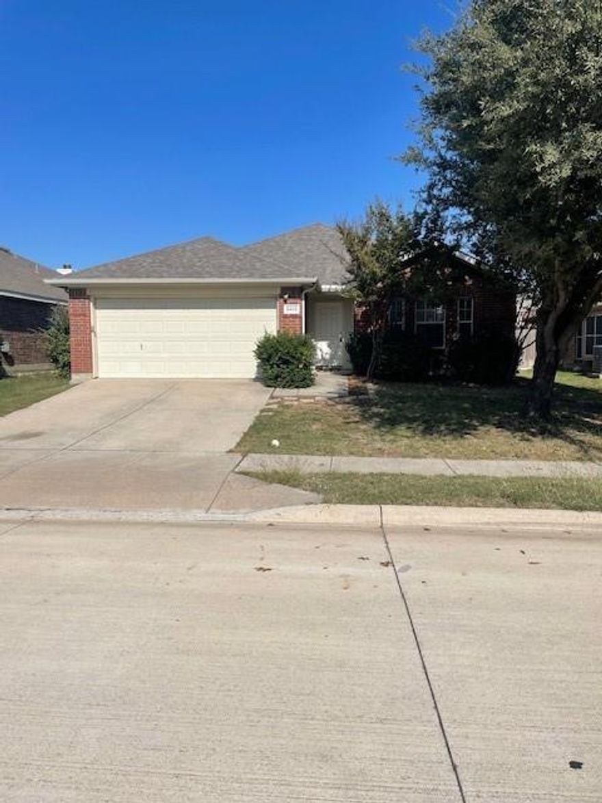 Beautiful open floorplan with split bedrooms. Formal dining could also be used as a 2nd living, open floorplan, 3 large bedrooms, 2 full baths, spacious eat in kitchen with plenty of counterspace and cabinets. Large living area with a fireplace. Community pool and in the Keller ISD