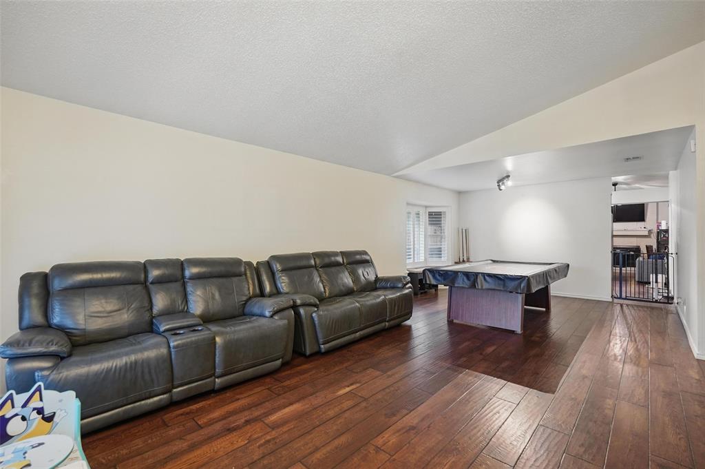 2501 Royal Oaks Drive