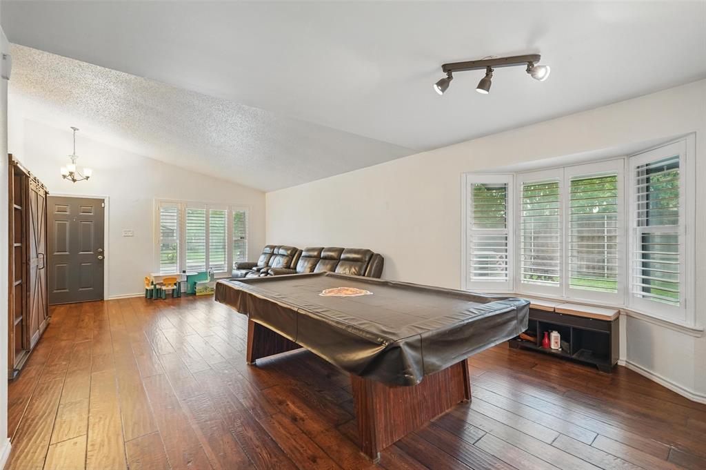 2501 Royal Oaks Drive