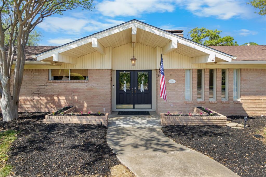 1016 Hummingbird Lane