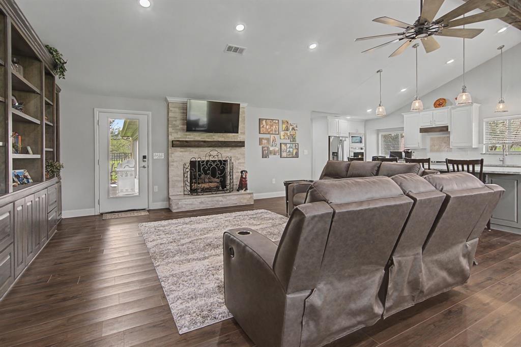800 Lodestar Drive