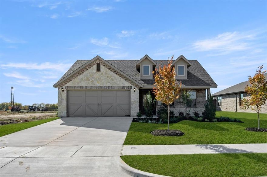 MLS# 20993511 - Built by Impression Homes - Ready Now! ~ The Lincoln plan offers an open concept design with beautiful California-style kitchen, large island, and vaulted ceilings and a Texas-sized walk-in pantry for small appliances and storage. The elegant owner suite offers separate shower, garden tub, dual-sink vanity and large walk-in closet. Spacious, private secondary bedrooms and separate laundry room.