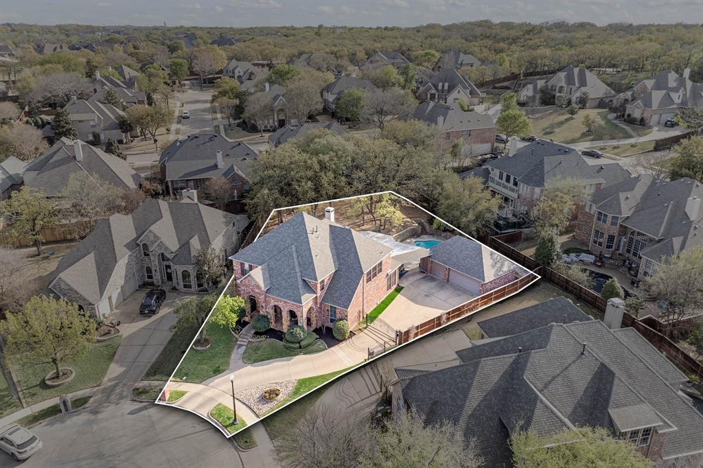 2402 Creekwood Court