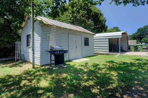 A home in Krum